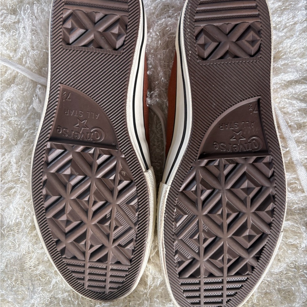 New Converse Canvas Sneakers with Rust color - Picture 7 of 7